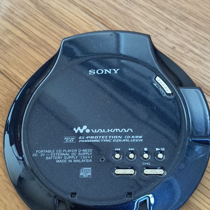 SONY D-NE20 ポータブルCDプレーヤー（ジャンク）