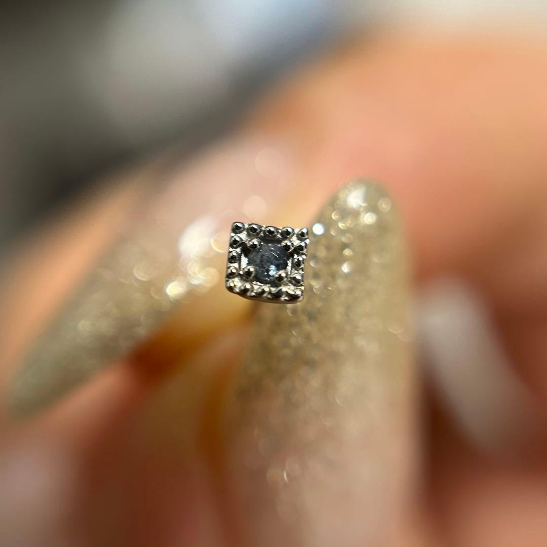 天然　アレキサンドライト　ピアス　pt900 プラチナ　ルース　一粒ピアス