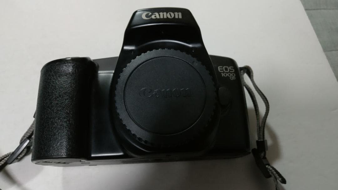 Canon EOS 1000QD、ズームレンズ 2点、バッグのセット