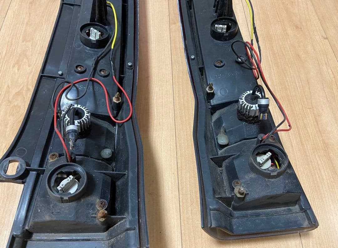 ムーヴカスタム L175S LEDスモークテール 通電動作確認済み 値下げ不可