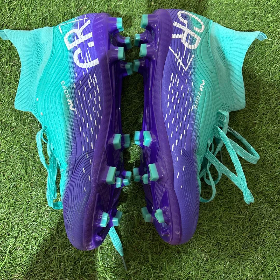 サッカースパイクAG CRのコラボ ハイカット