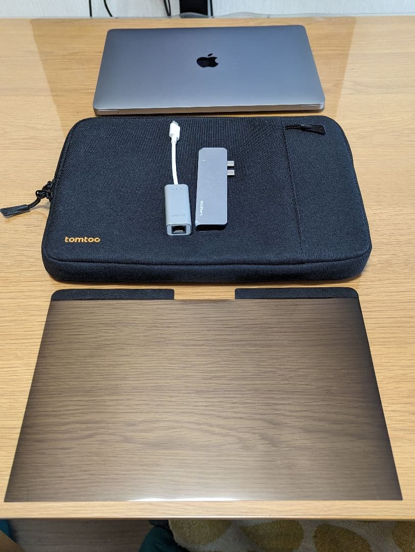 MacBook Air スペースグレイ 4コア 256GB SSD＋付属品5点