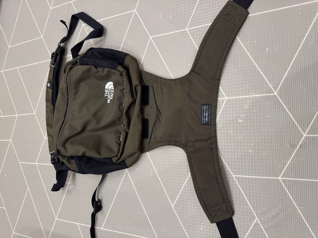 ノースフェイス　スリングバッグ（ベビー）