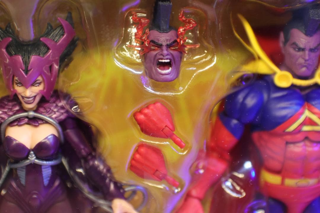 新品未開封マーベルレジェンズ デスバード & グラディエーター フィギュアセット