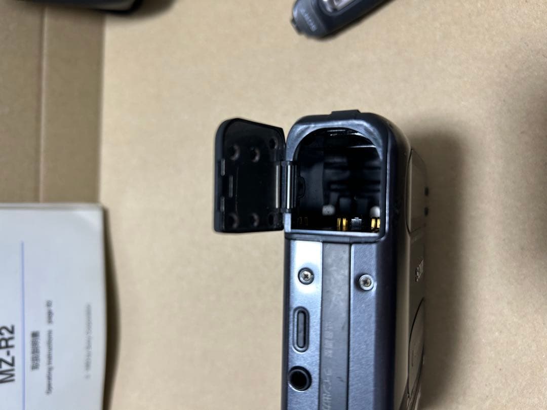 SONY MDウォークマン MZ-R2 通電・液晶表示確認済み