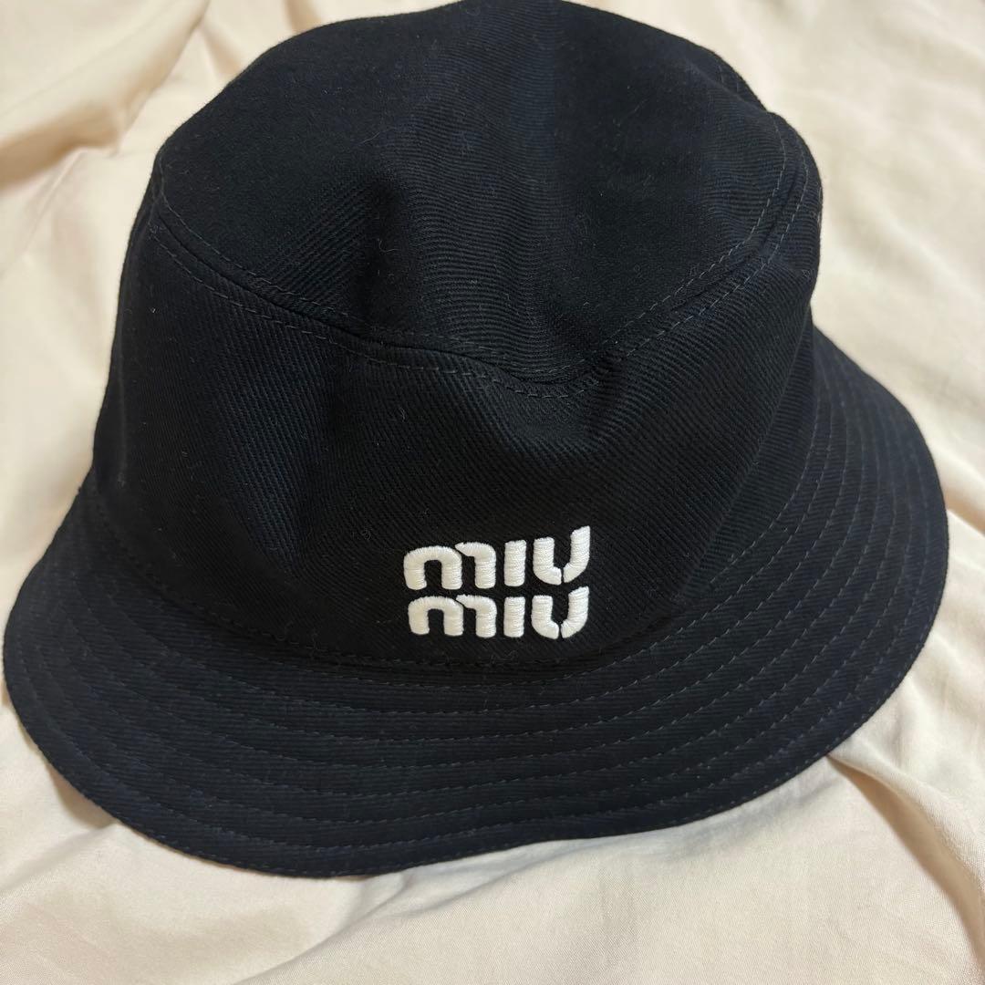 miu miu ブラック バケットハット