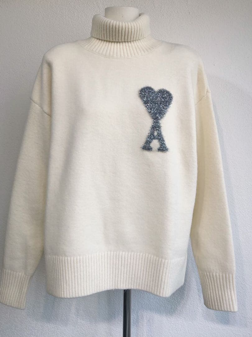 Ami Paris アイボリー タートルネックセーター ハート装飾 新品、未使用