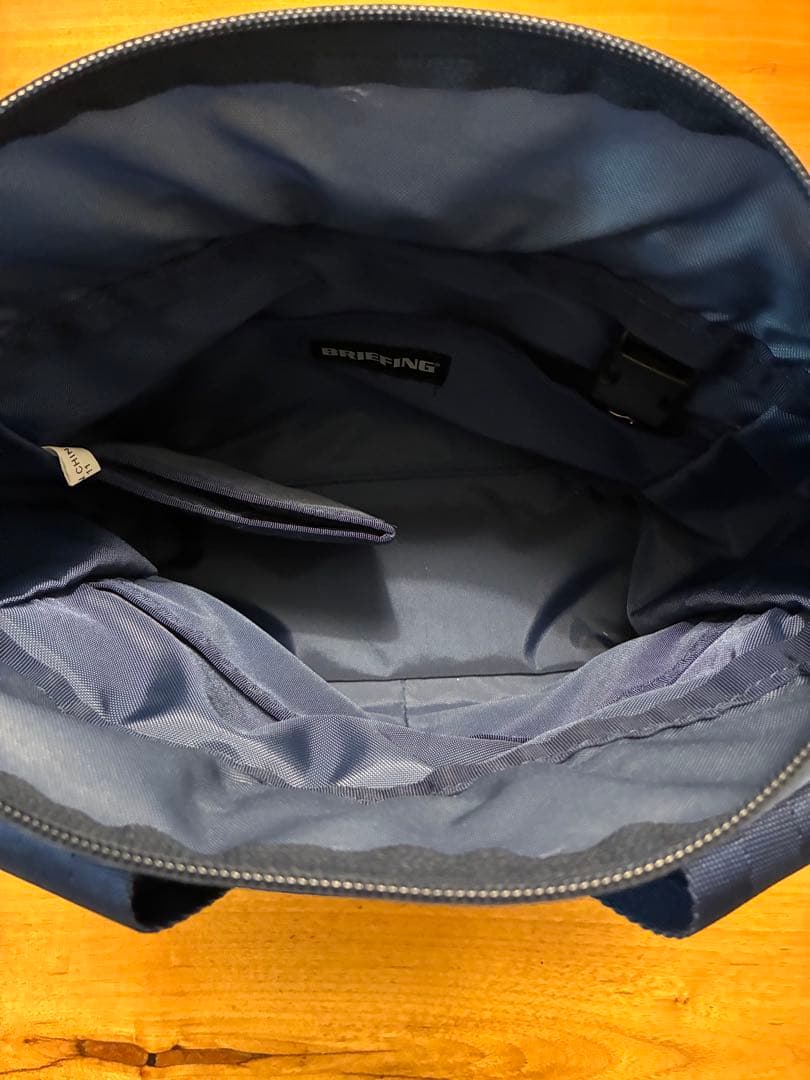 ひ*ー様 BRIEFING ネイビー ラウンドトートバッグ