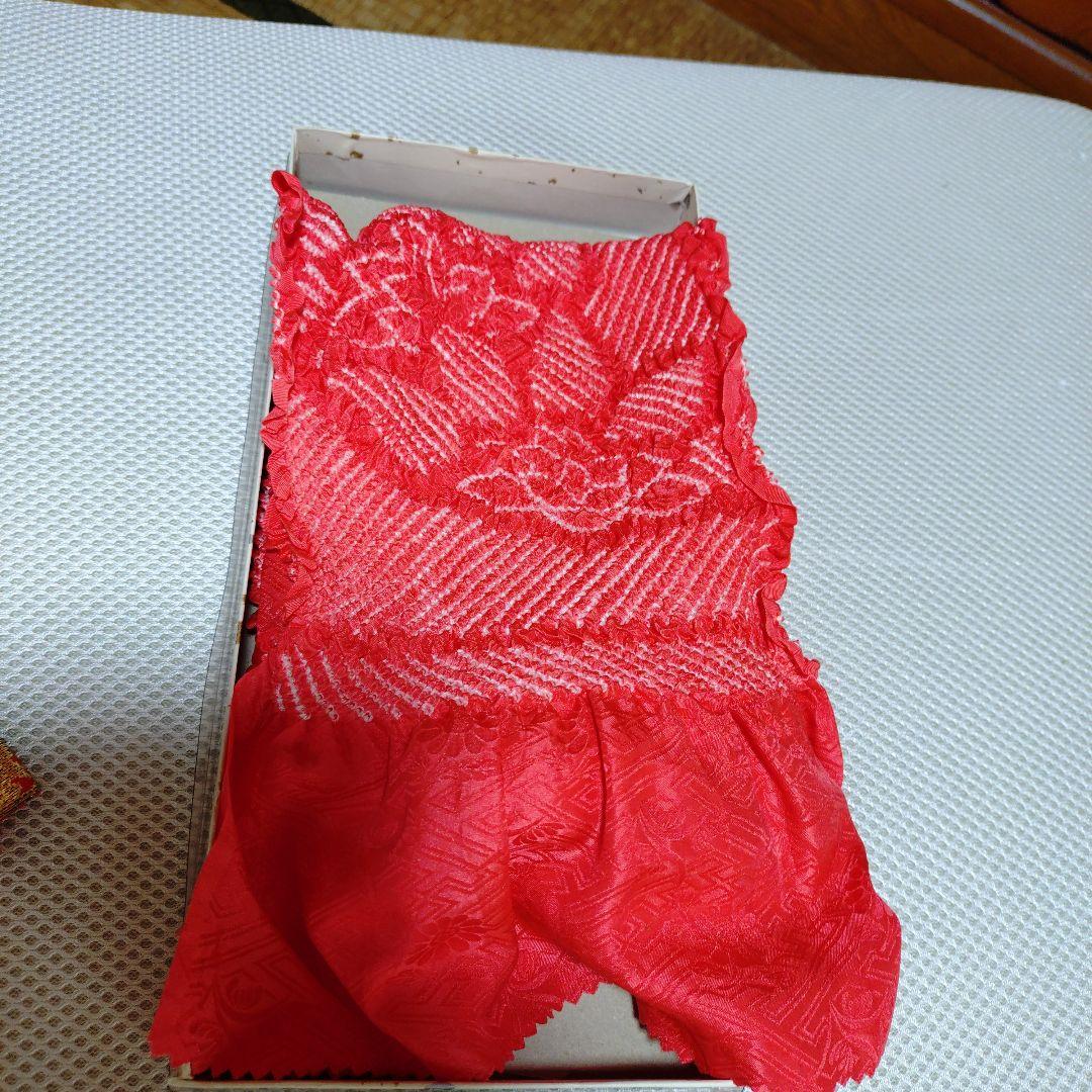 七五三用 赤と黒の華やかな衣装