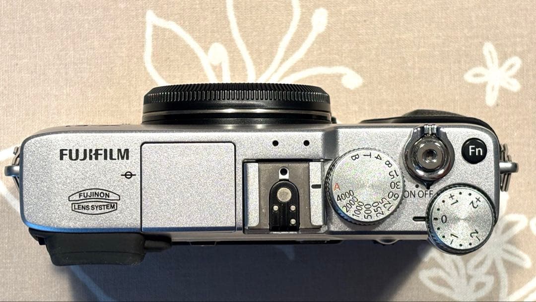 富士フイルム　X-E1 シルバー