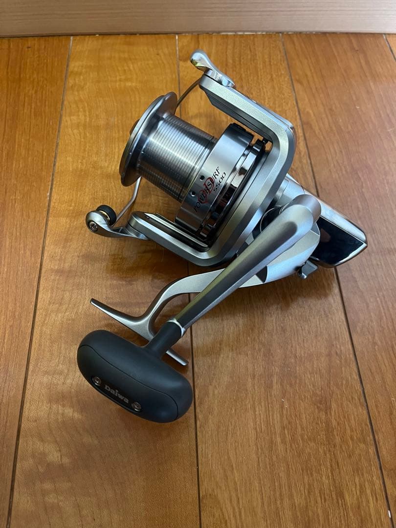 未使用品 Daiwa パワーサーフQD 5500 ダイワ スピニングリール