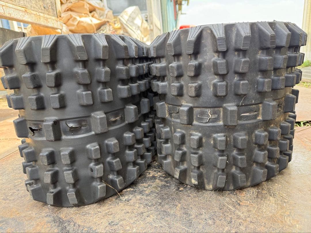 除雪機ゴムクローラー