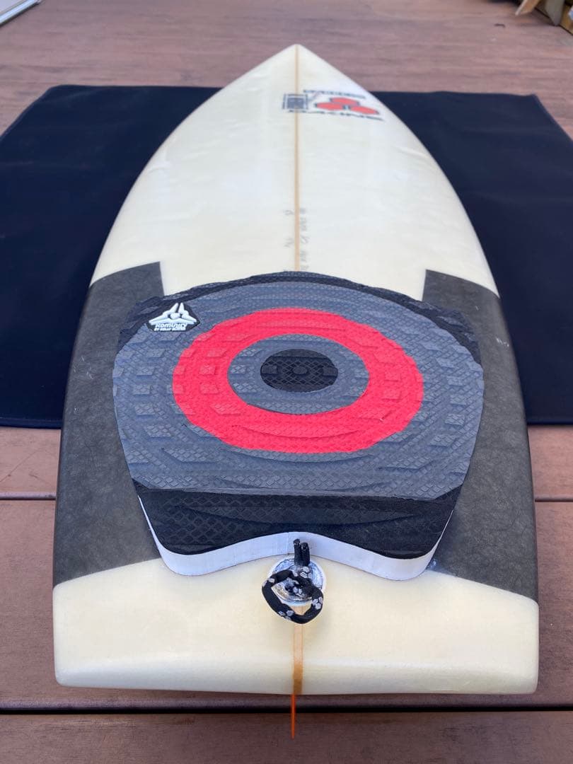 アルメリック ネックベアード2 5’8 チョップドテール AM2フィン付き