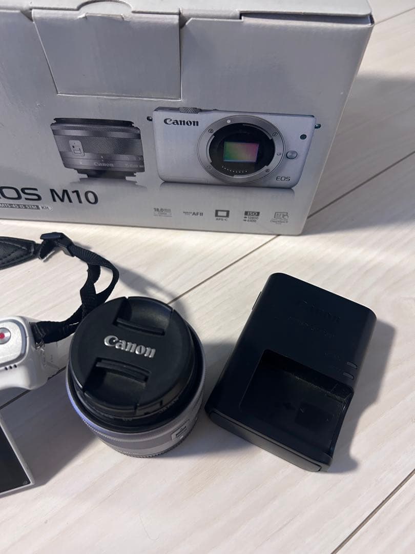 【美品】【再値下げしました！】Canon EOS M10 ミラーレス一眼 本体