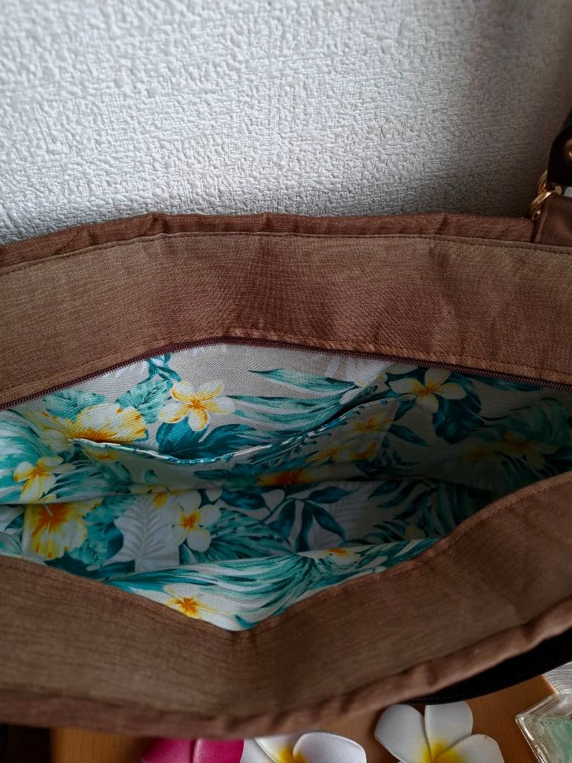 最終お値下げ　ハワイアンキルト　横長　バッグ　バス　2WAY　革タグチャーム付