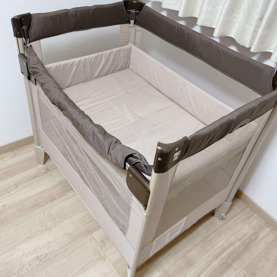 アップリカ ココネル ベビーベッド 折りたたみ 新生児対応　ベビーサークル