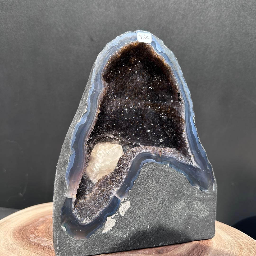 天然石 カルサイト共生アメジストのドーム　置物G.83