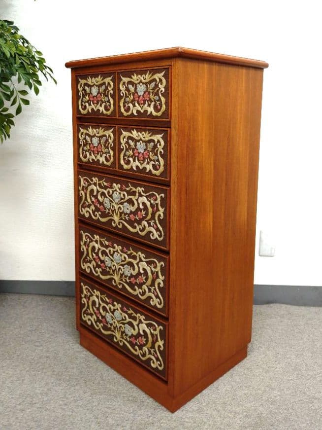 ヴィンテージ 木製タンス 刺繍装飾引き出し付き 刺繍 5段チェスト