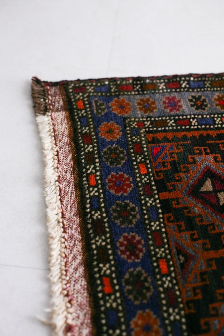 150cm×83cm バルーチ　トライバルラグ　ヴィンテージラグ　ソファサイズ