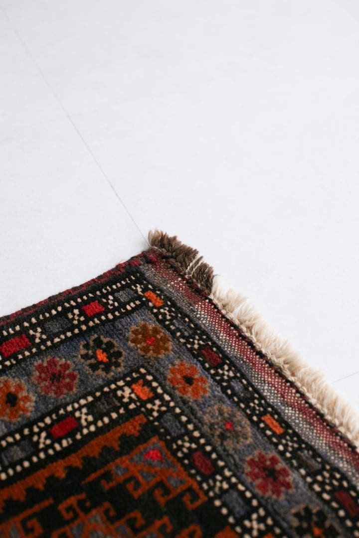 150cm×83cm バルーチ　トライバルラグ　ヴィンテージラグ　ソファサイズ