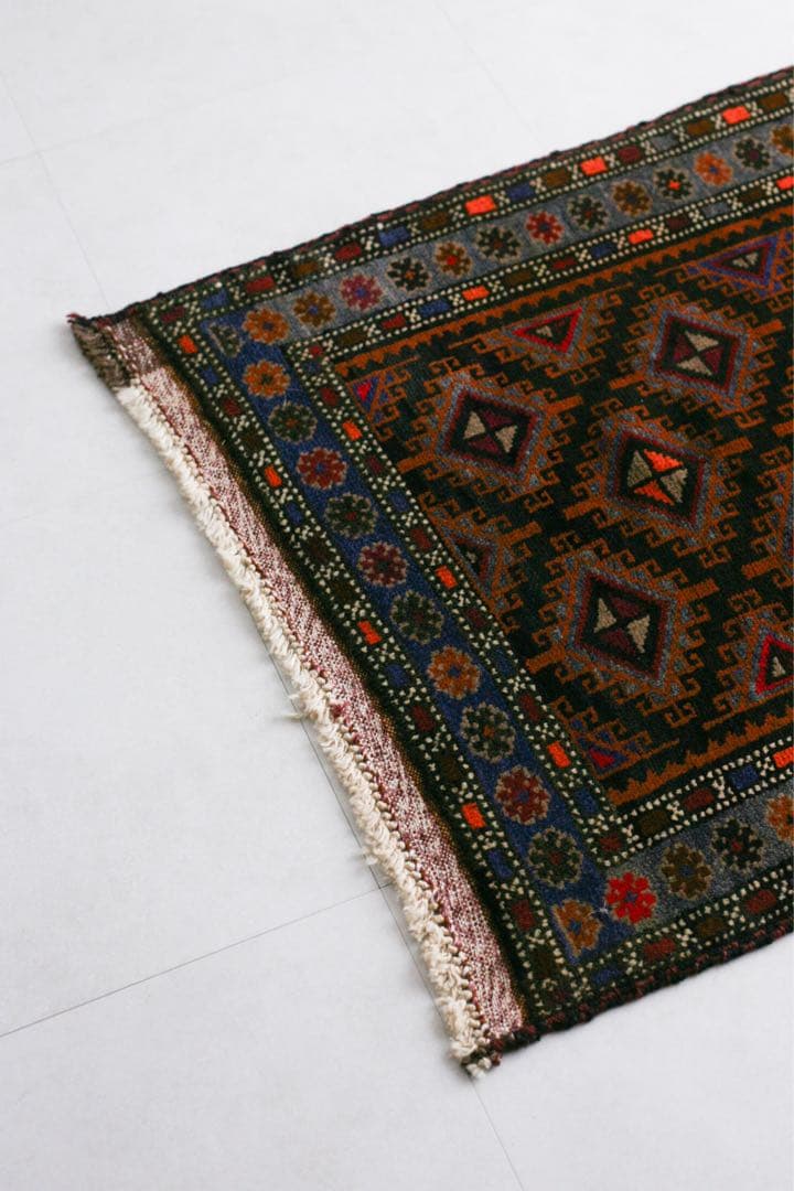 150cm×83cm バルーチ　トライバルラグ　ヴィンテージラグ　ソファサイズ