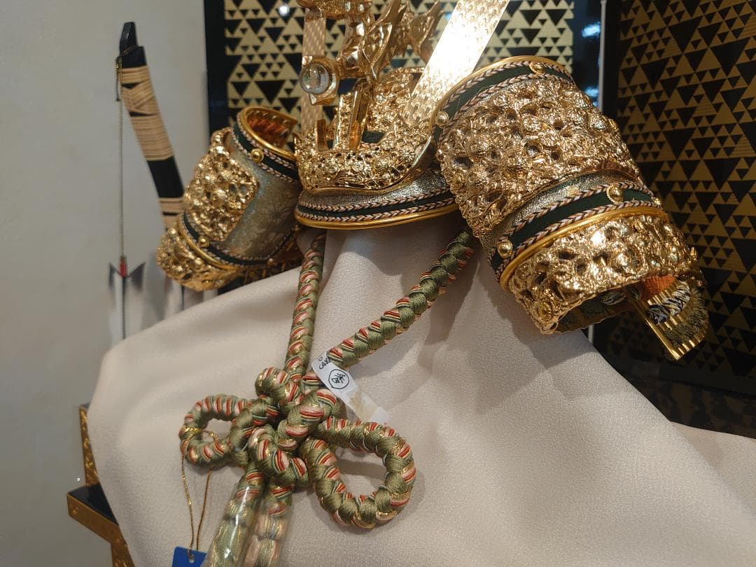 ●新品●早い者勝ち●訳あり品●フルセット　長鍬正絹糸威兜飾り　25万円高級品