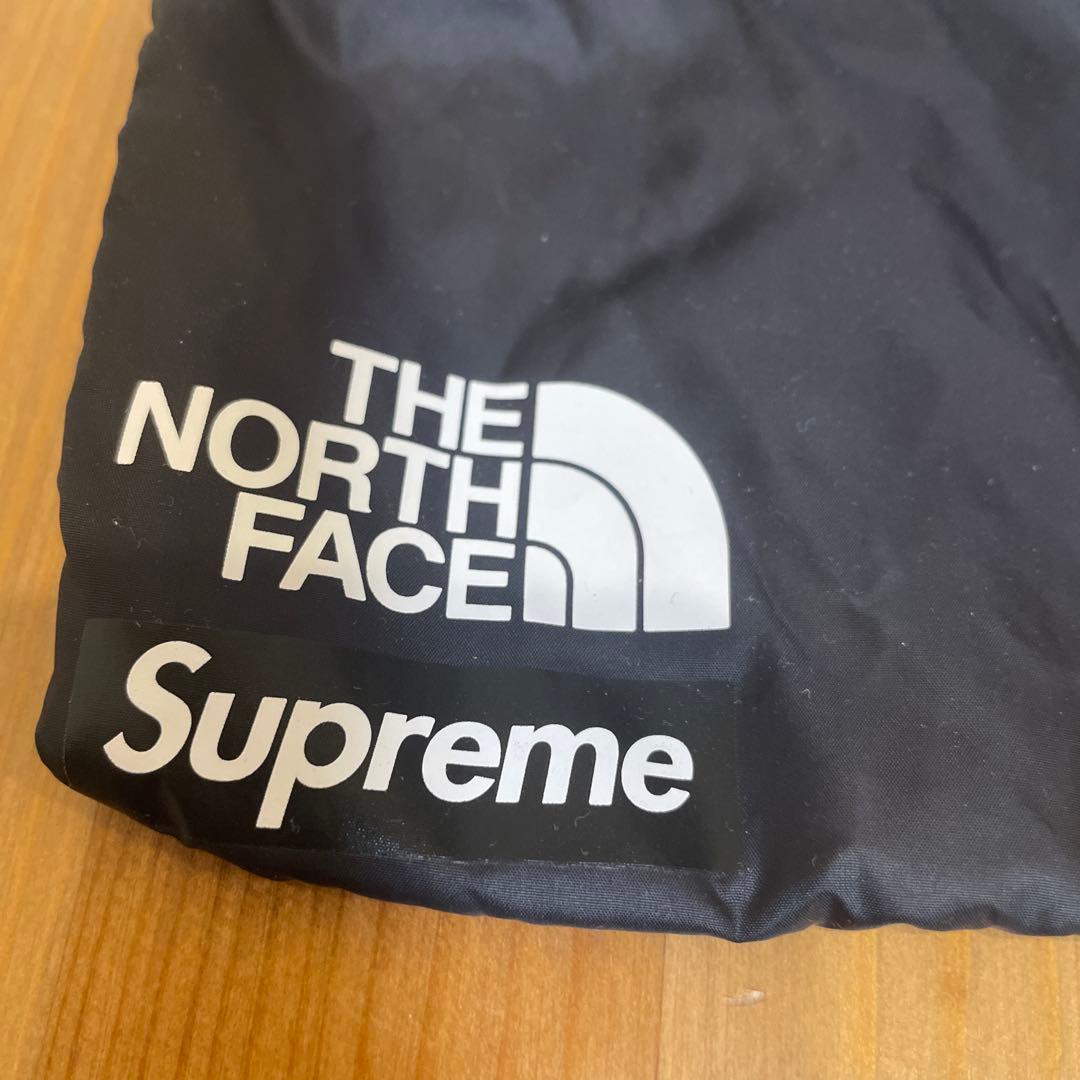 THE NORTH FACE × Supreme サコッシュ