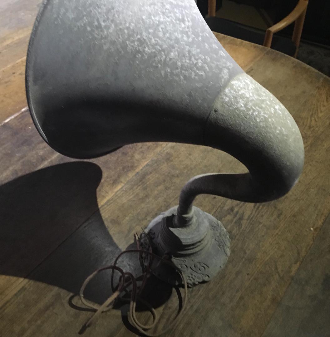 元台座！[ラッパ型・蓄音機用・ホーンスピーカー]／詳細不明