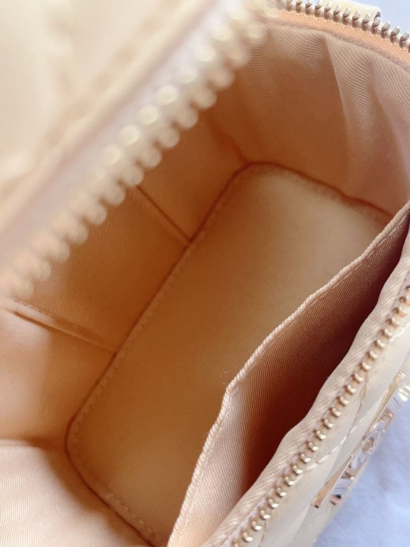 【イエロー】Darich キルティングスクエアミニバッグ ゴールドパーツ