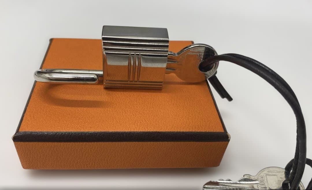 箱有で超お買い得商品‼️限界価格‼️エルメス カデナ 南京錠 鍵2本セット番号120