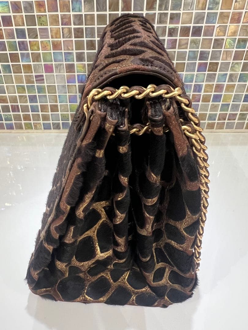 CHANELシャネル　ゴールドと黒のヒョウ柄　ショルダーバッグ　希少