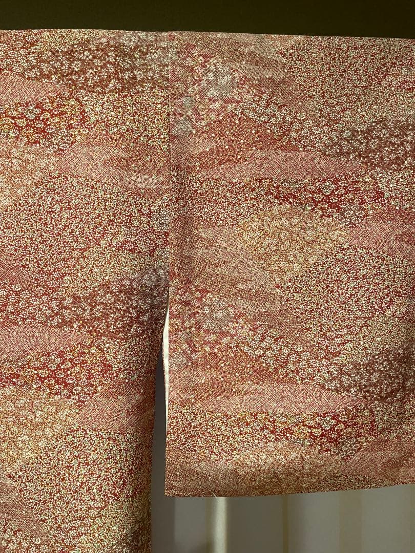 新品 正絹小大丸の小紋 しつけ糸付き