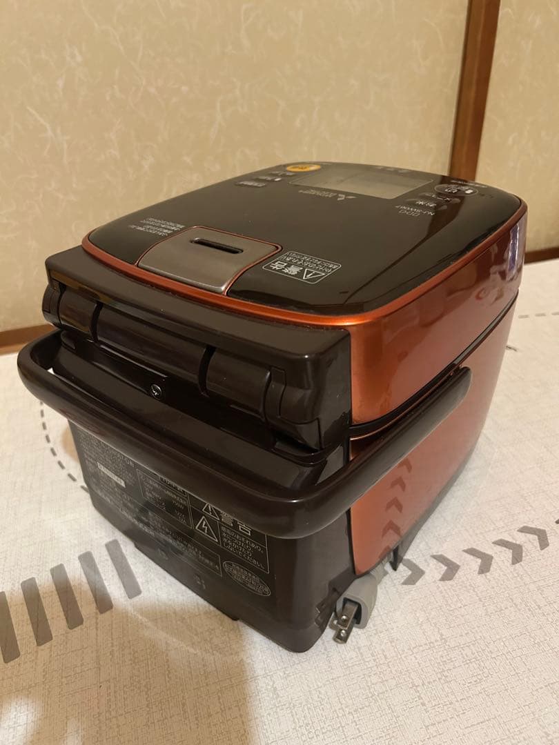 【三菱 炊飯器】 本炭釜　3.5合炊き（2016年製）NJ-SW067