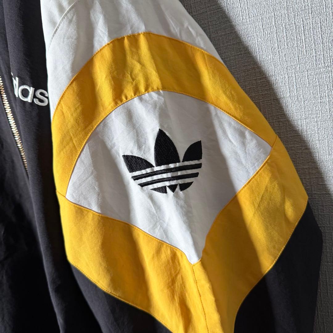 90s★adidas 万国旗タグ ナイロンジャケット 刺繍 アームロゴ L程度