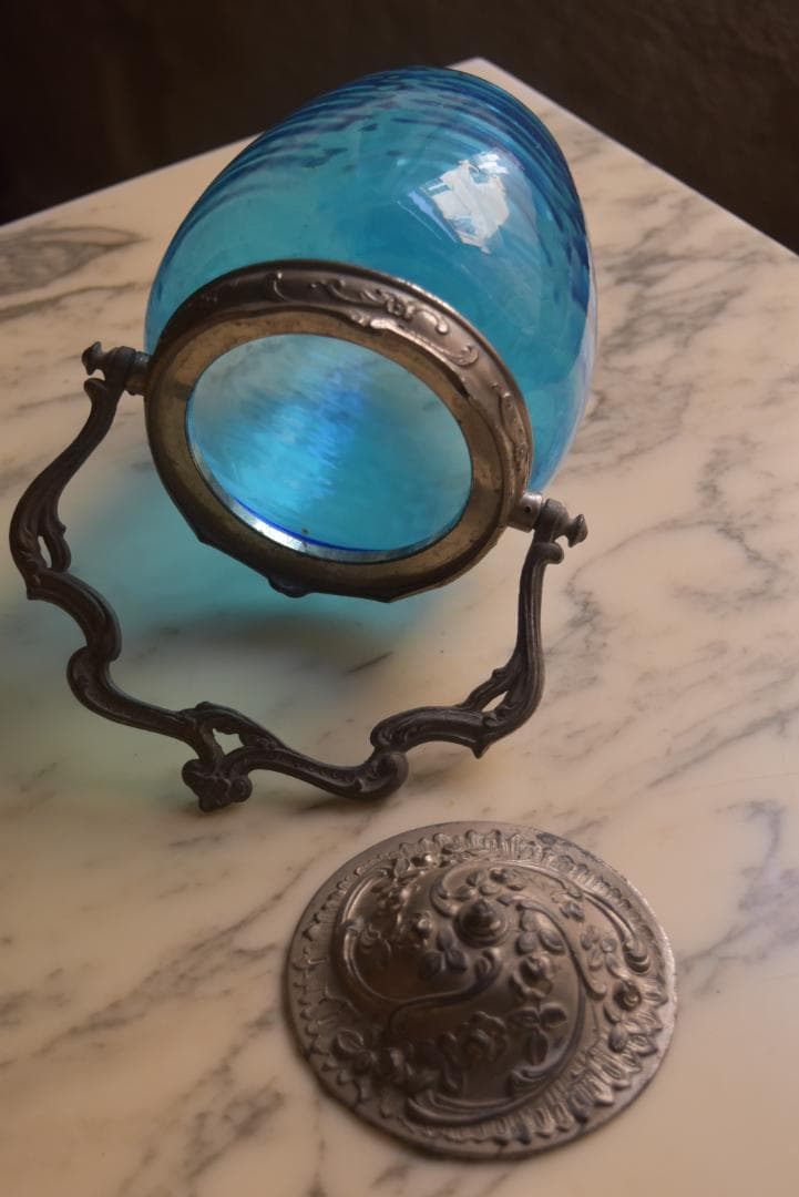 訳有　フランスアンティーク 青いガラスのボンボ二エール・ビスケットジャー