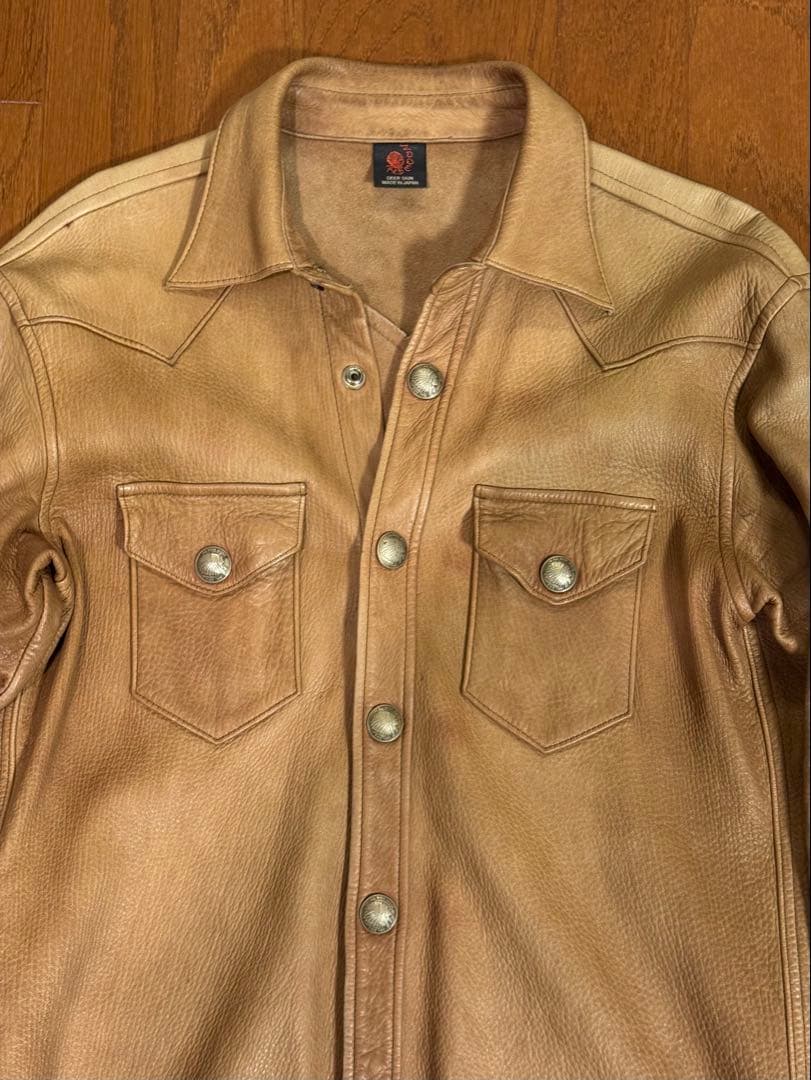 レッドムーンディアスキンシャツ