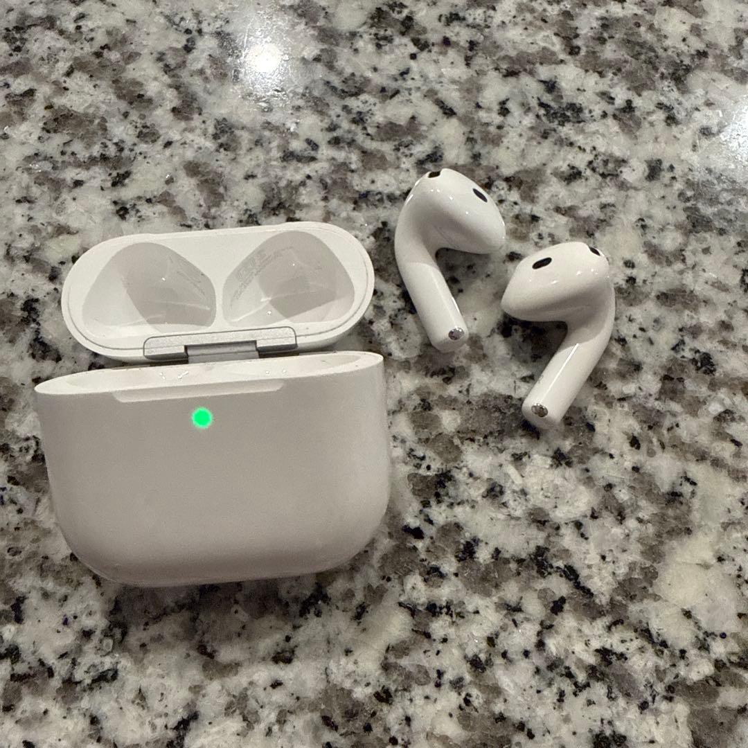 【匿名配送】美品！AirPods4 ノイズキャンセリング機能付き
