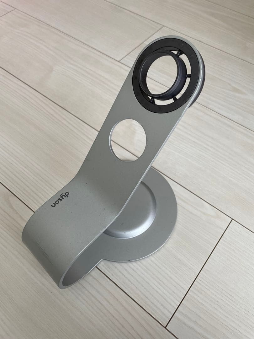 dyson supersonic ヘアドライヤー ブラックスタンド付き