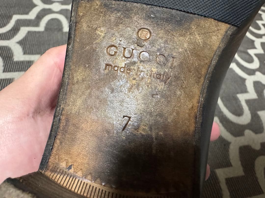 GUCCI ブラックレザー タッセルローファー 7