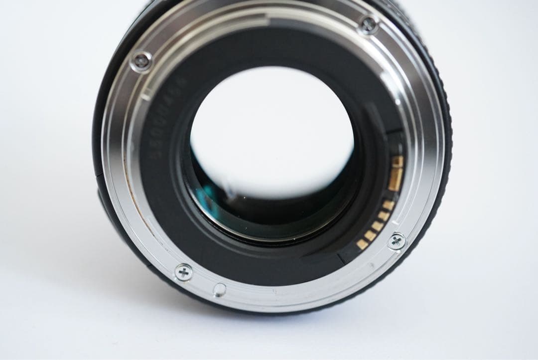 Canon EF 100mm f/2 単焦点レンズ 訳あり