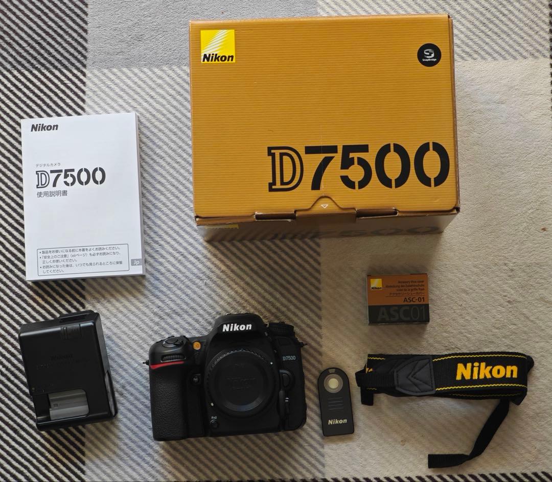 Nikon D7500 ボディ　本体