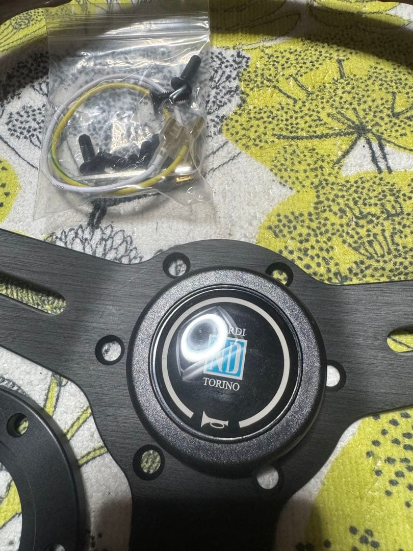 車ステアリング仕切特価品❣️