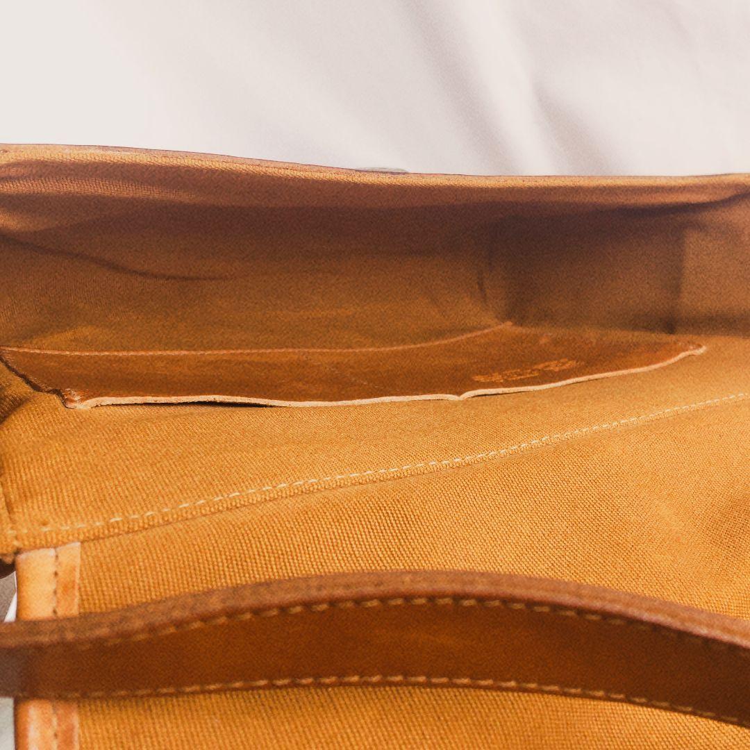 IL BISONTE ブラウンショルダーバッグ