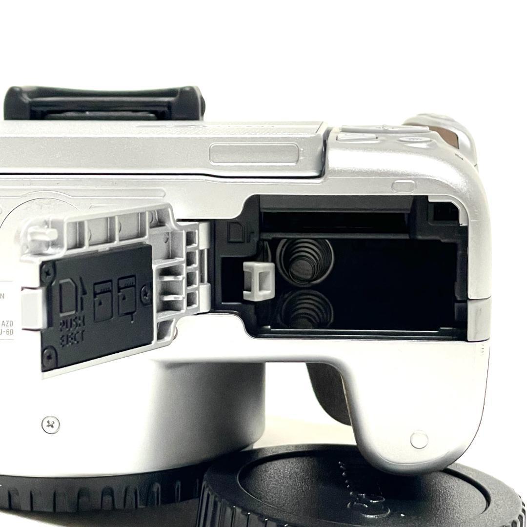 瞳AF✨ Canon EOSKiss X10 シルバー 標準レンズセット 軽量