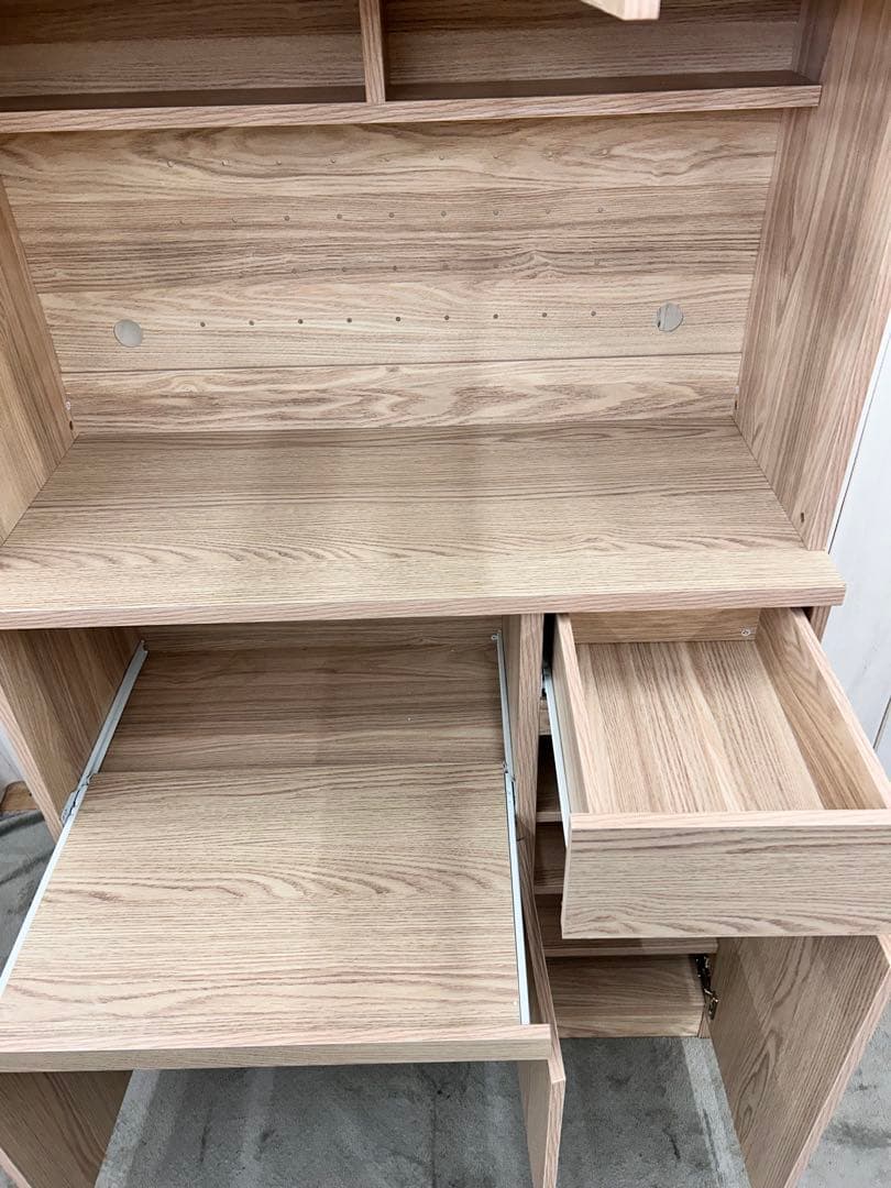 キッチン収納　食器棚