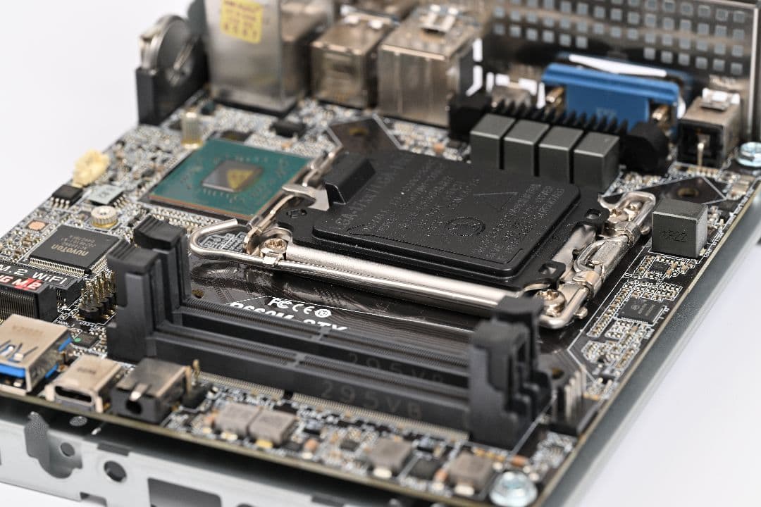 ミニPC DeskMini B660/B/BB/BOX/JP