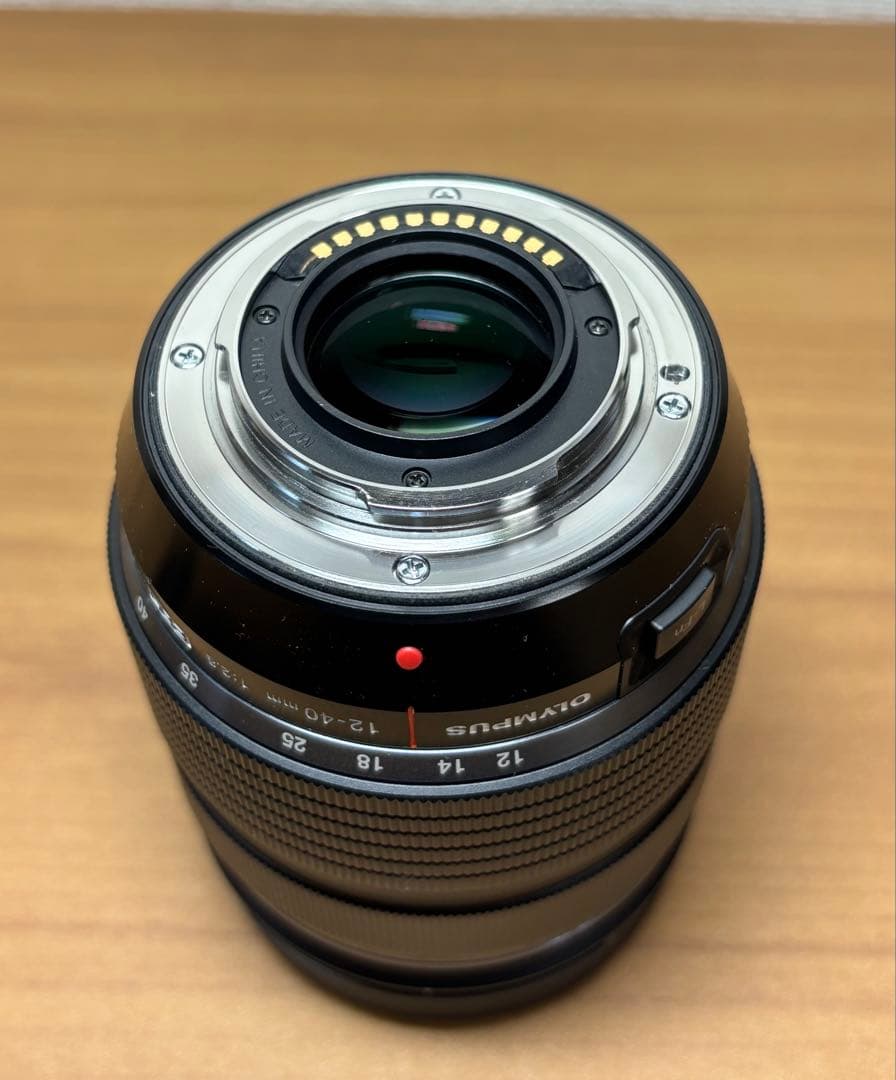 OLYMPUS M.ZUIKO 12-40mm f/2.8 PRO フィルタ付き