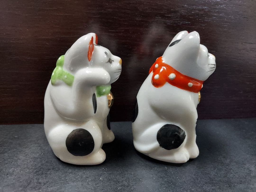 レトロ招き猫2体 陶器人形 江戸期 明治 大正 昭和 縁起物 風水スピリチュアル