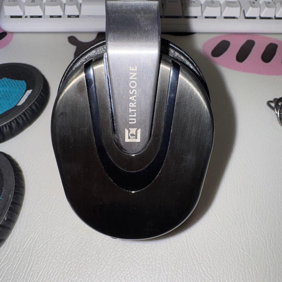 ULTRASONE ブラック オーバーイヤーヘッドホン