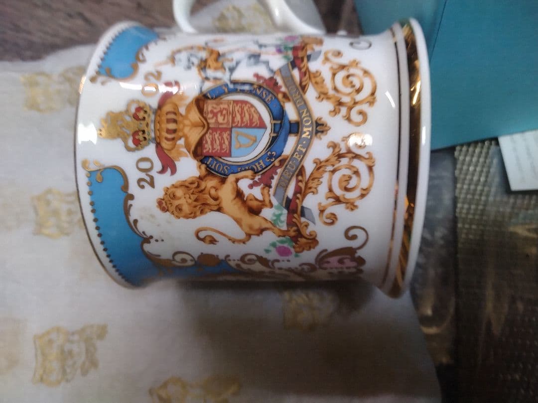 女王陛下エリザベス2世在位50周年カップ ロイヤルコレクション